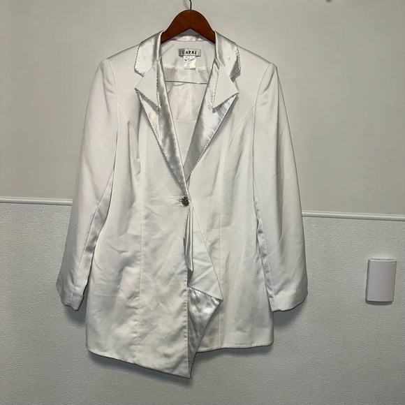 Capri Jackets & Blazers - Vintage Women's Capri Blazer, White, Size 16
